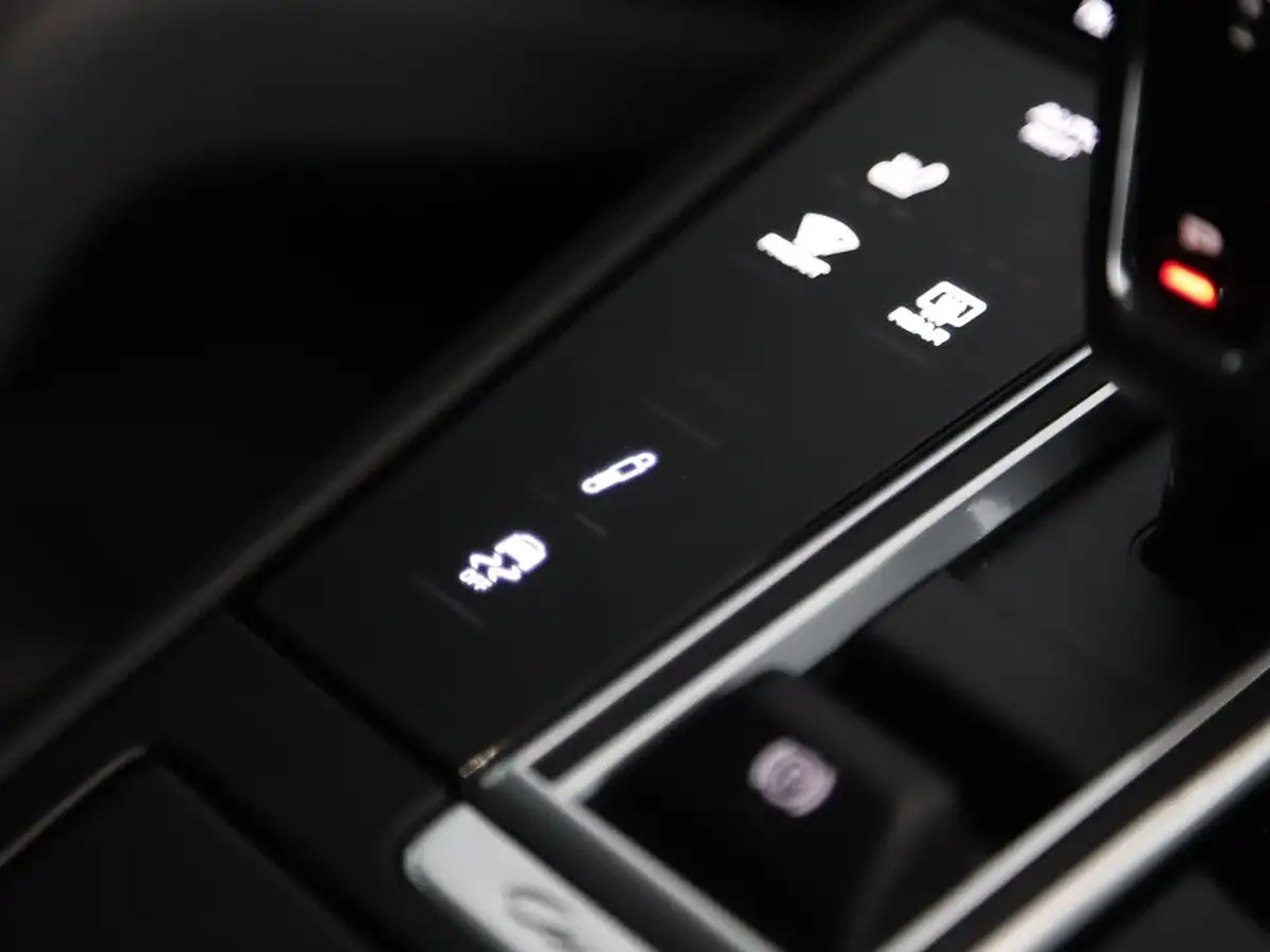 2023-porsche-cayenne-30-v6-340ps-coupe-big-14