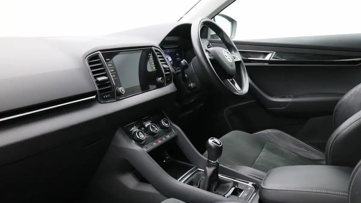 2019-skoda-karoq-10-tsi-se-l-big-1