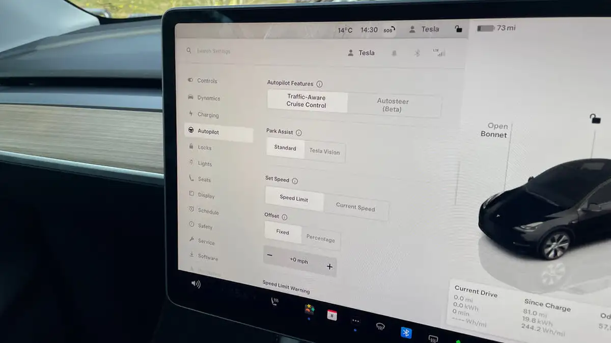 2022-tesla-model-y-e-long-range-big-27