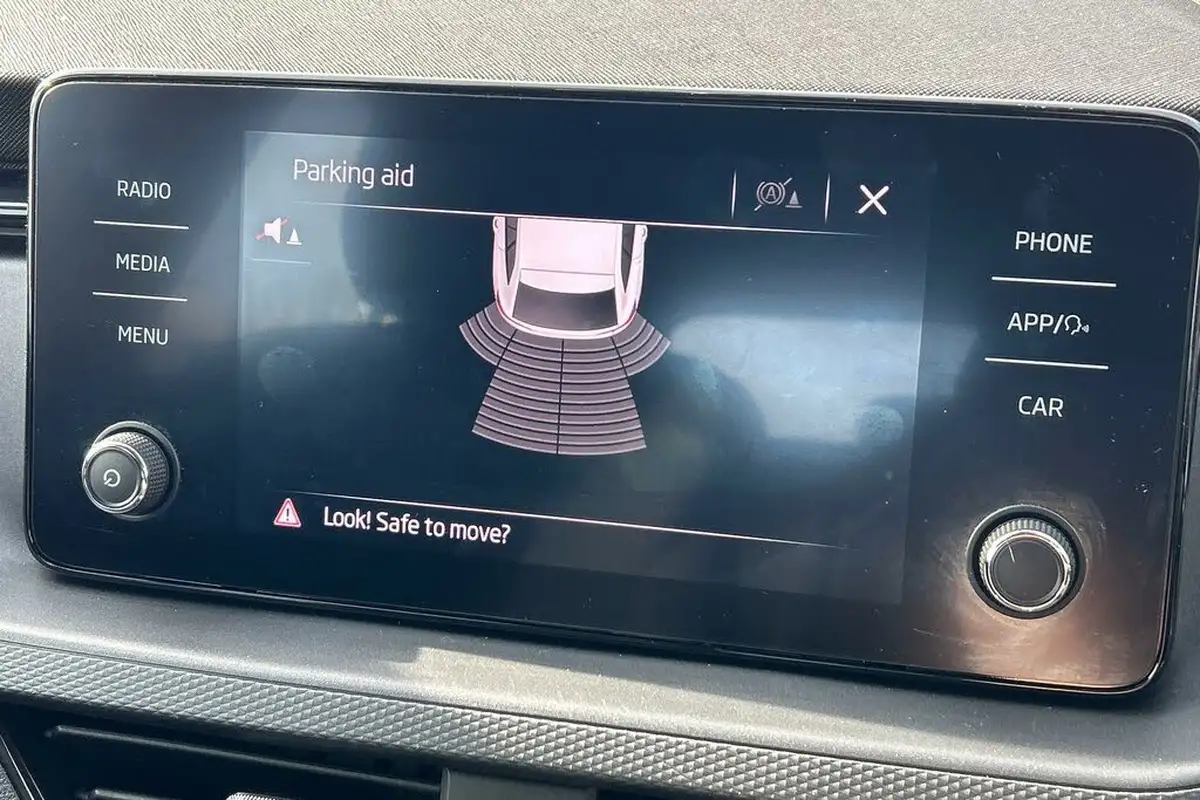 2020-skoda-scala-10-tsi-se-115ps-big-10