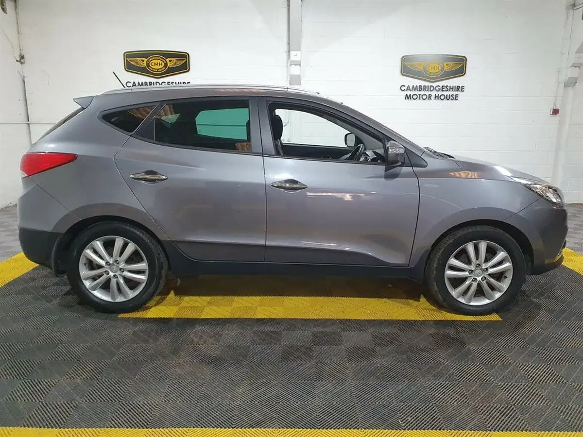 2012-hyundai-ix35-20td-premium-4wd-big-8