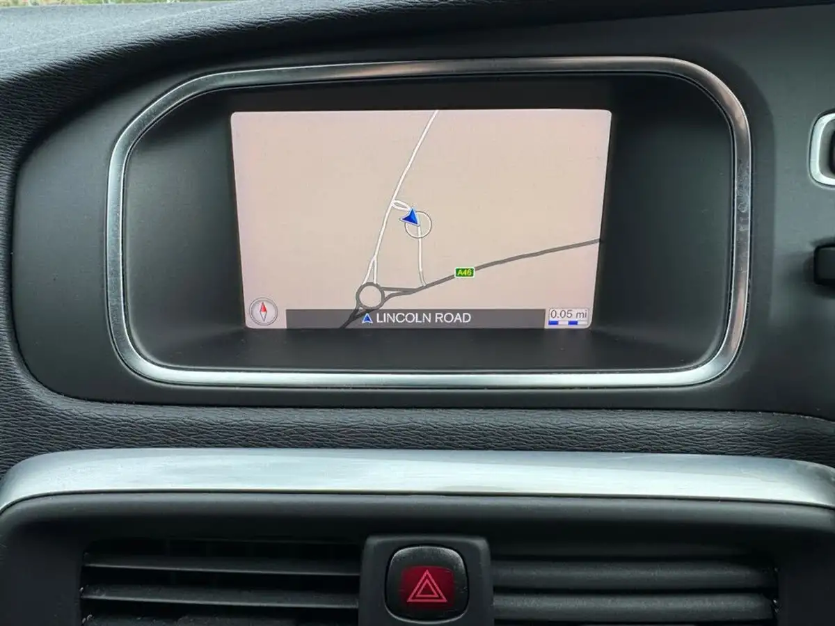 2017-volvo-v40-20td-d4-inscription-big-23