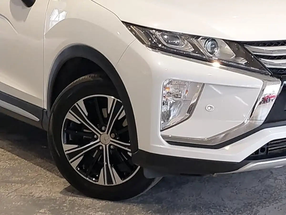 2018-mitsubishi-eclipse-cross-15-3-auto-big-8