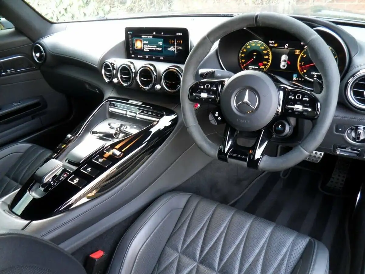 2021-mercedes-benz-amg-40-gt-night-edition-coupe-big-70