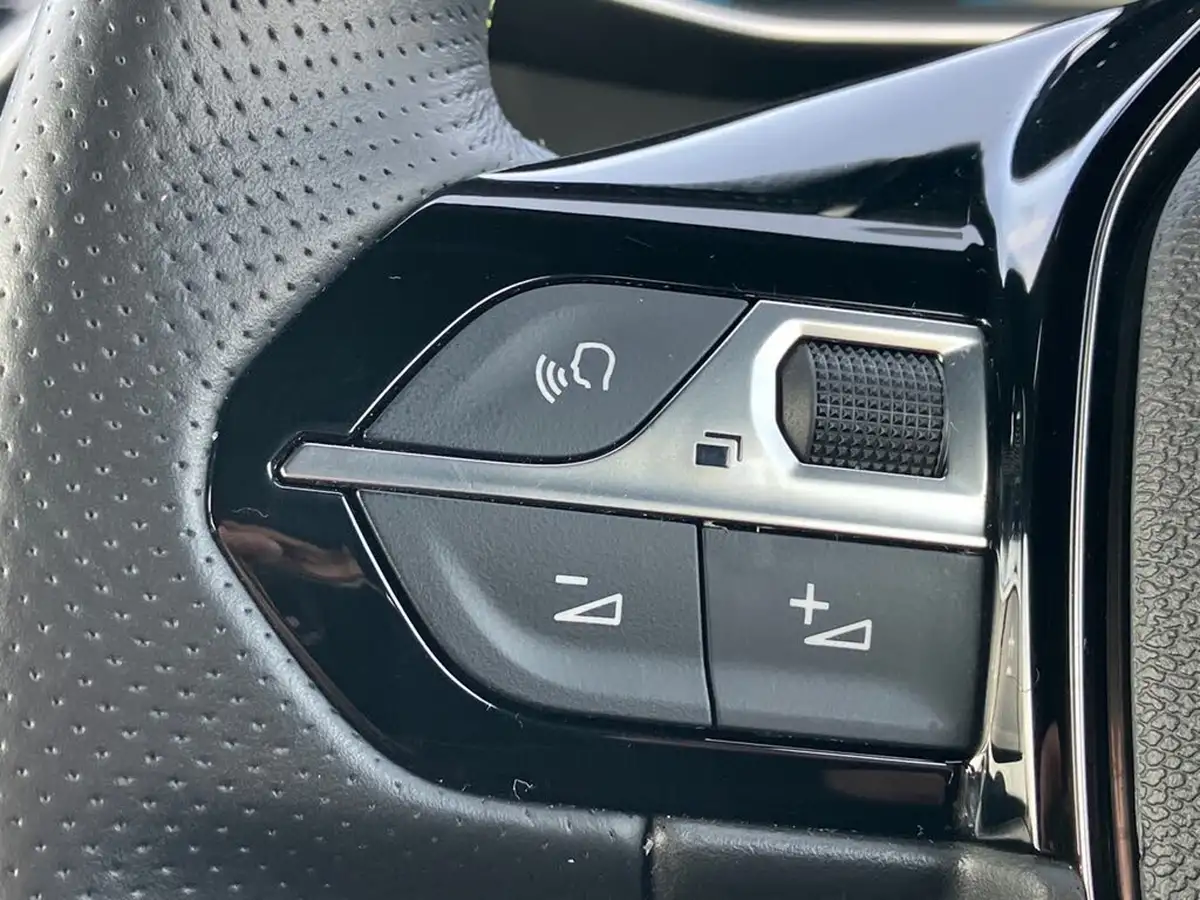 2021-peugeot-2008-suv-e-gt-big-15