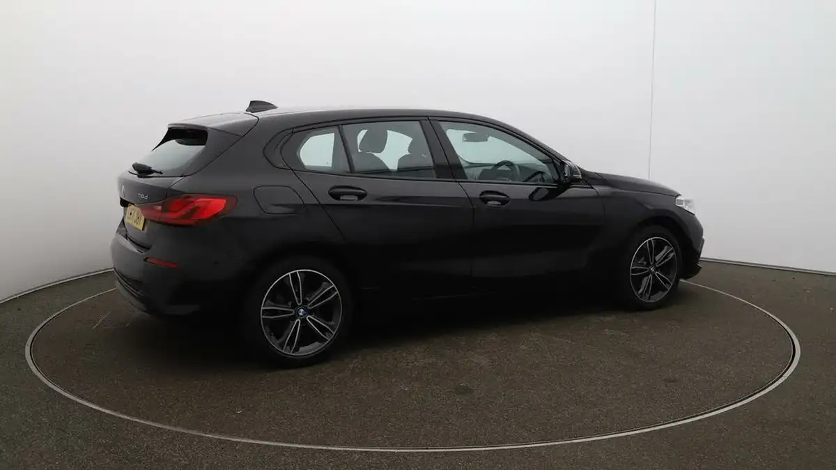 2022-bmw-1-series-15td-116d-sport-dct-big-43