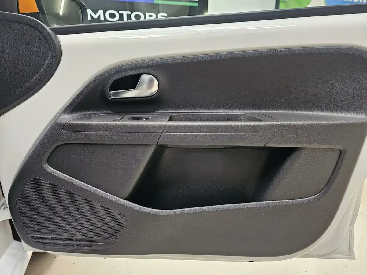 2014-seat-mii-10-i-tech-5d-big-16