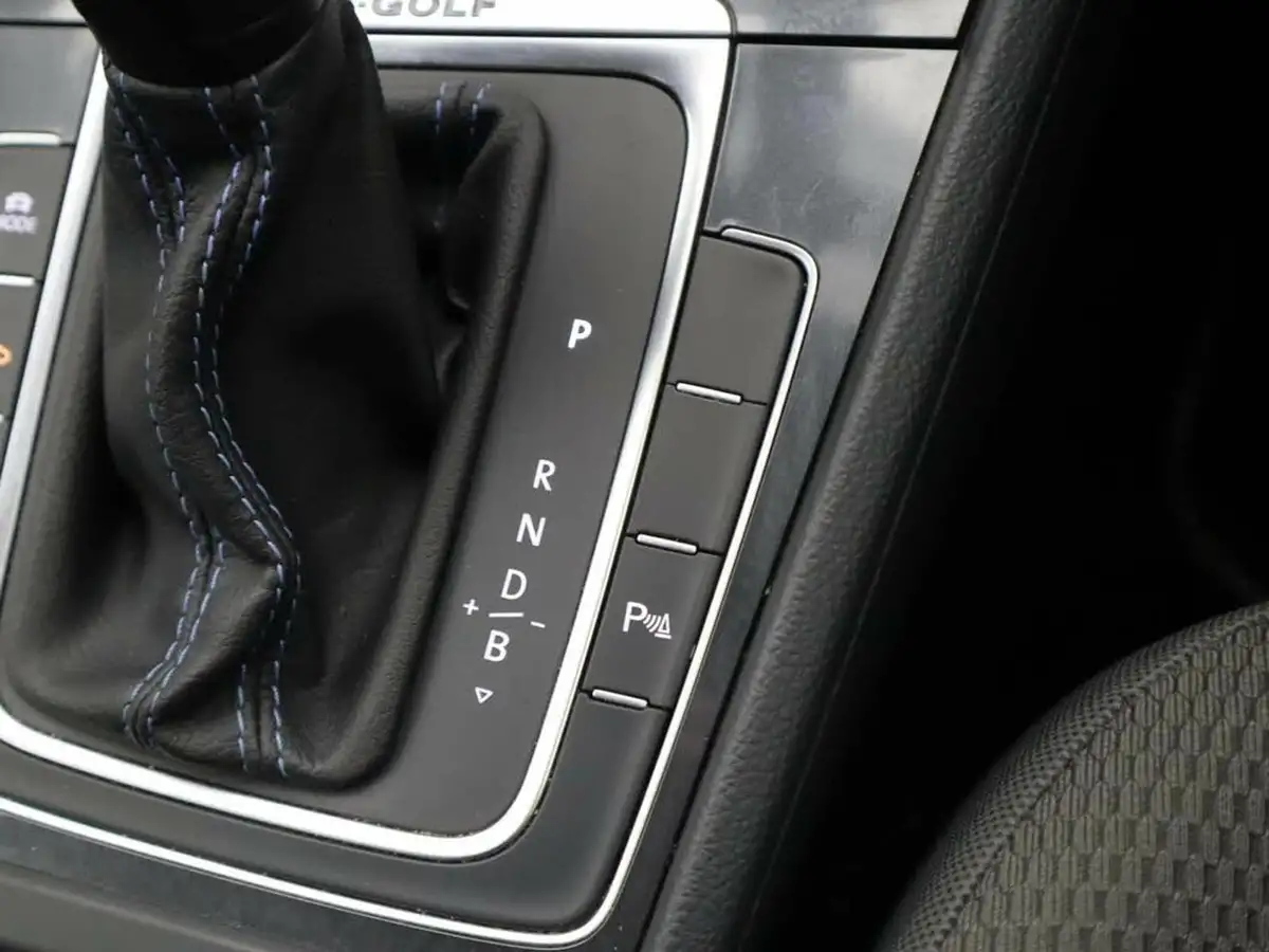 2020-volkswagen-golf-e-e-golf-big-19