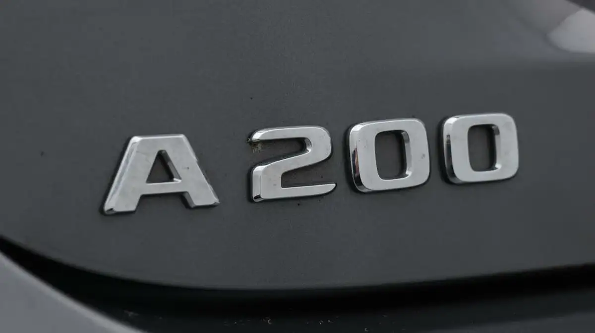 2020-mercedes-benz-a-class-13-a200-amg-line-hatchback-5d-big-21