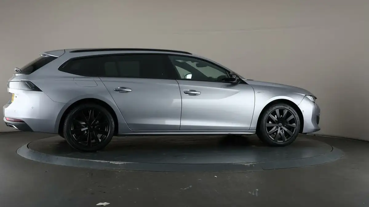 2021-peugeot-508-12-puretech-gt-big-56