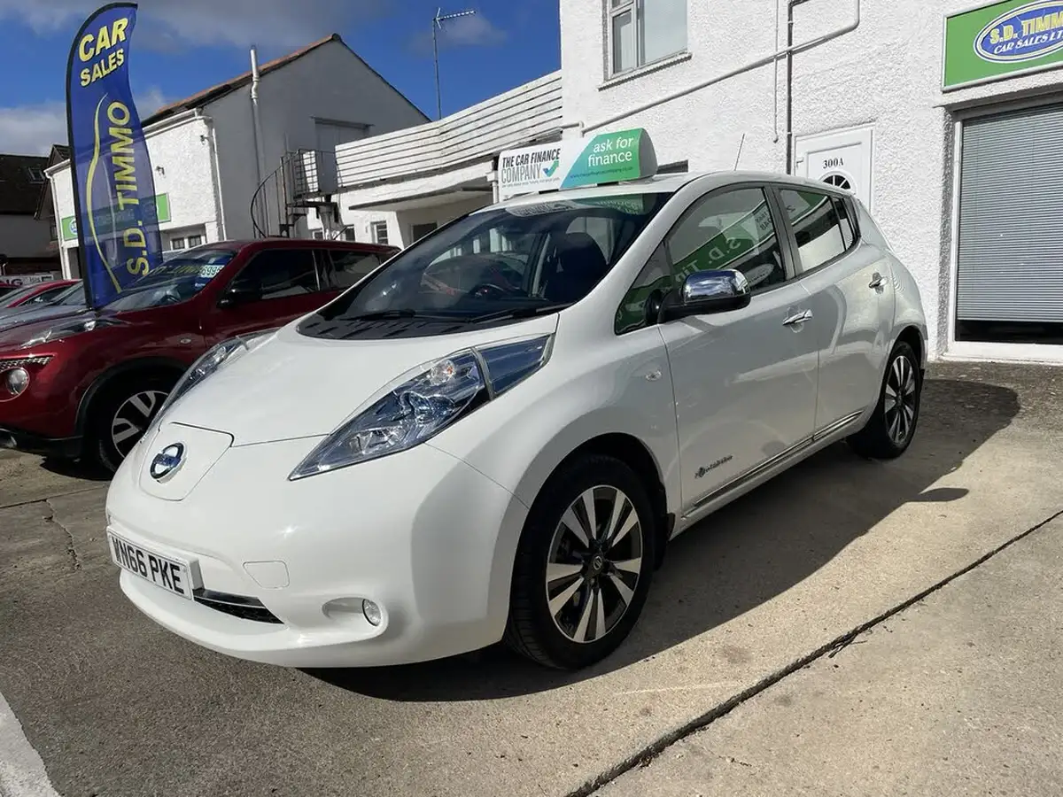 2016-nissan-leaf-e-tekna-30kwh-big-3