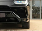 2024-lamborghini-urus-40-no-trim-small-23