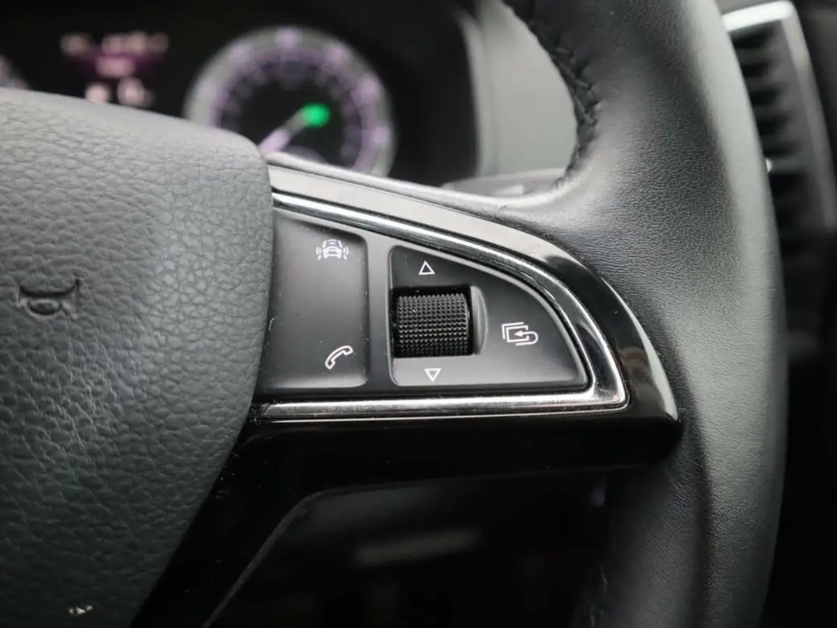 2018-skoda-karoq-20tdi-scr-se-l-dsg-big-22