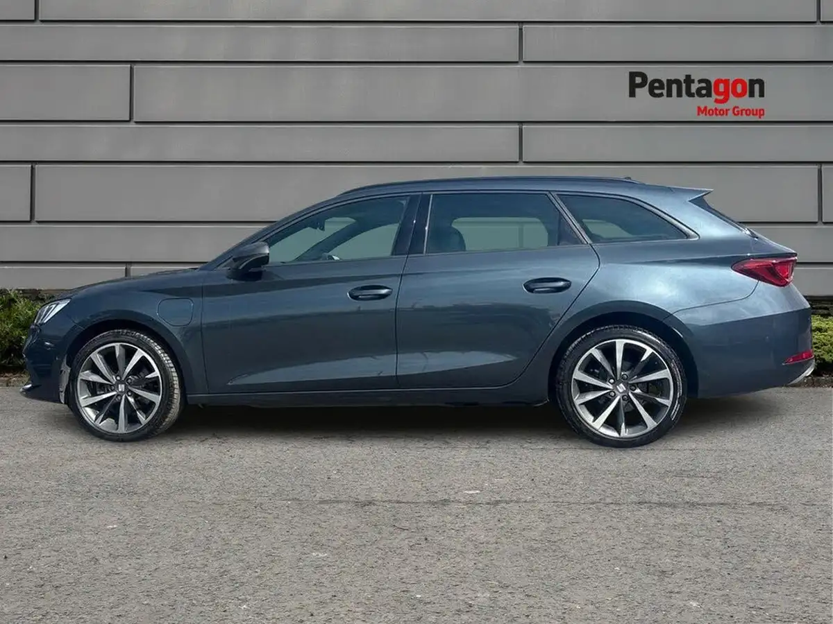 2021-seat-leon-14-e-hybrid-fr-sport-estate-big-11
