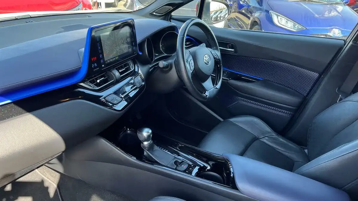 2017-toyota-c-hr-18-vvt-i-dynamic-big-32