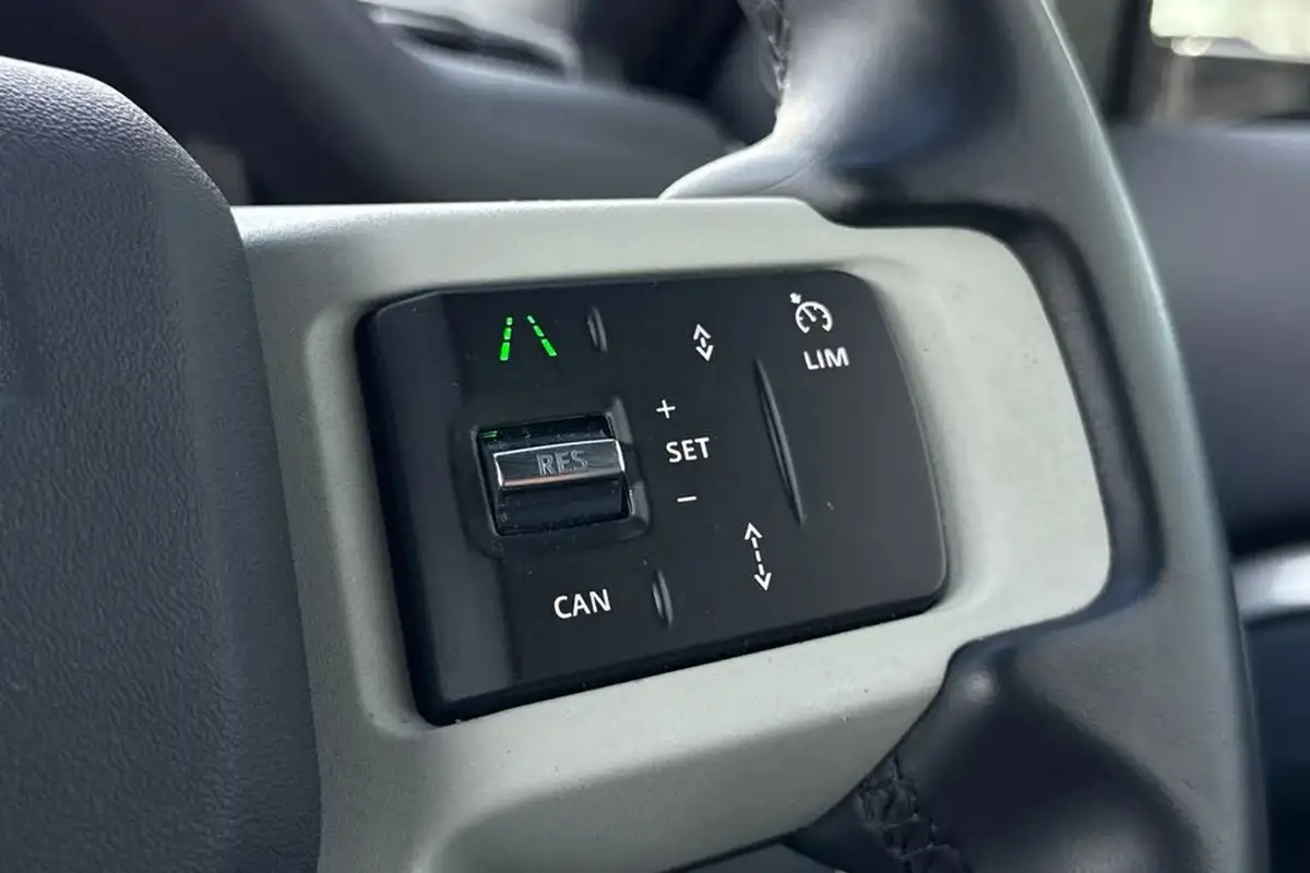2023-land-rover-110-defender-30-d250-x-dynamic-se-big-38