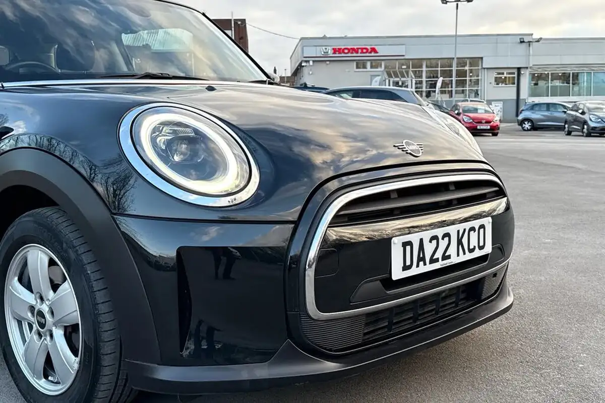 2022-mini-cooper-15-cooper-classic-hatchback-3d-big-20