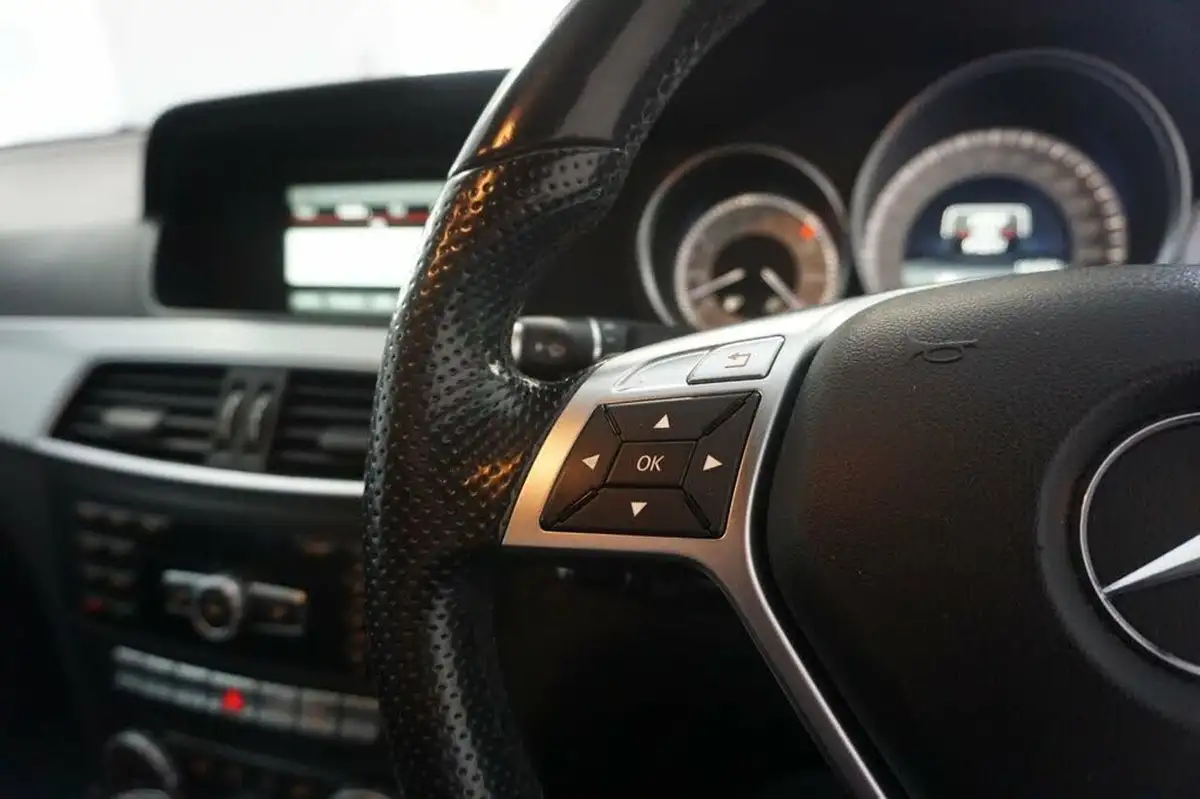2014-mercedes-benz-c-class-21cdi-c220-cdi-amg-sport-edition-170ps-cdi-coupe-2d-7g-tronic-plus-big-21