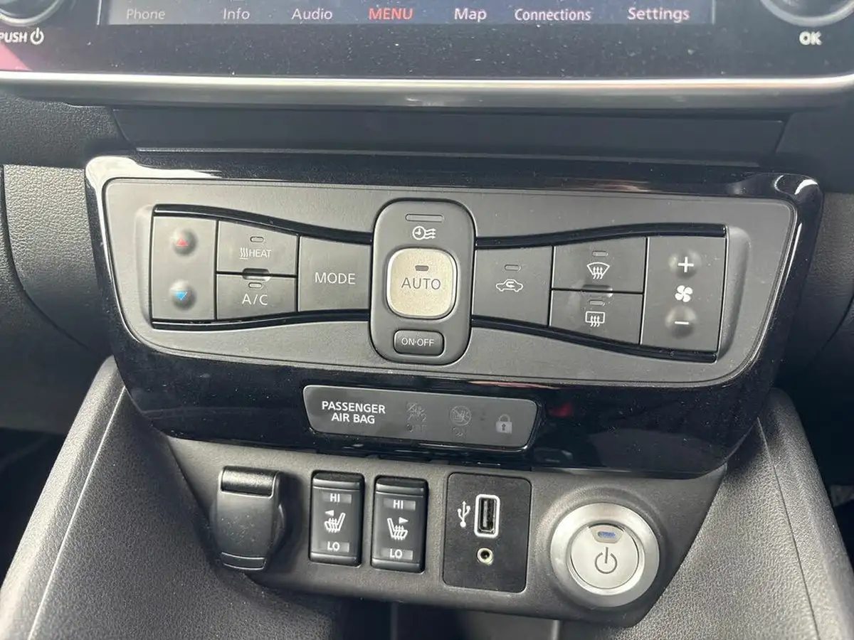 2019-nissan-leaf-e-tekna-big-14