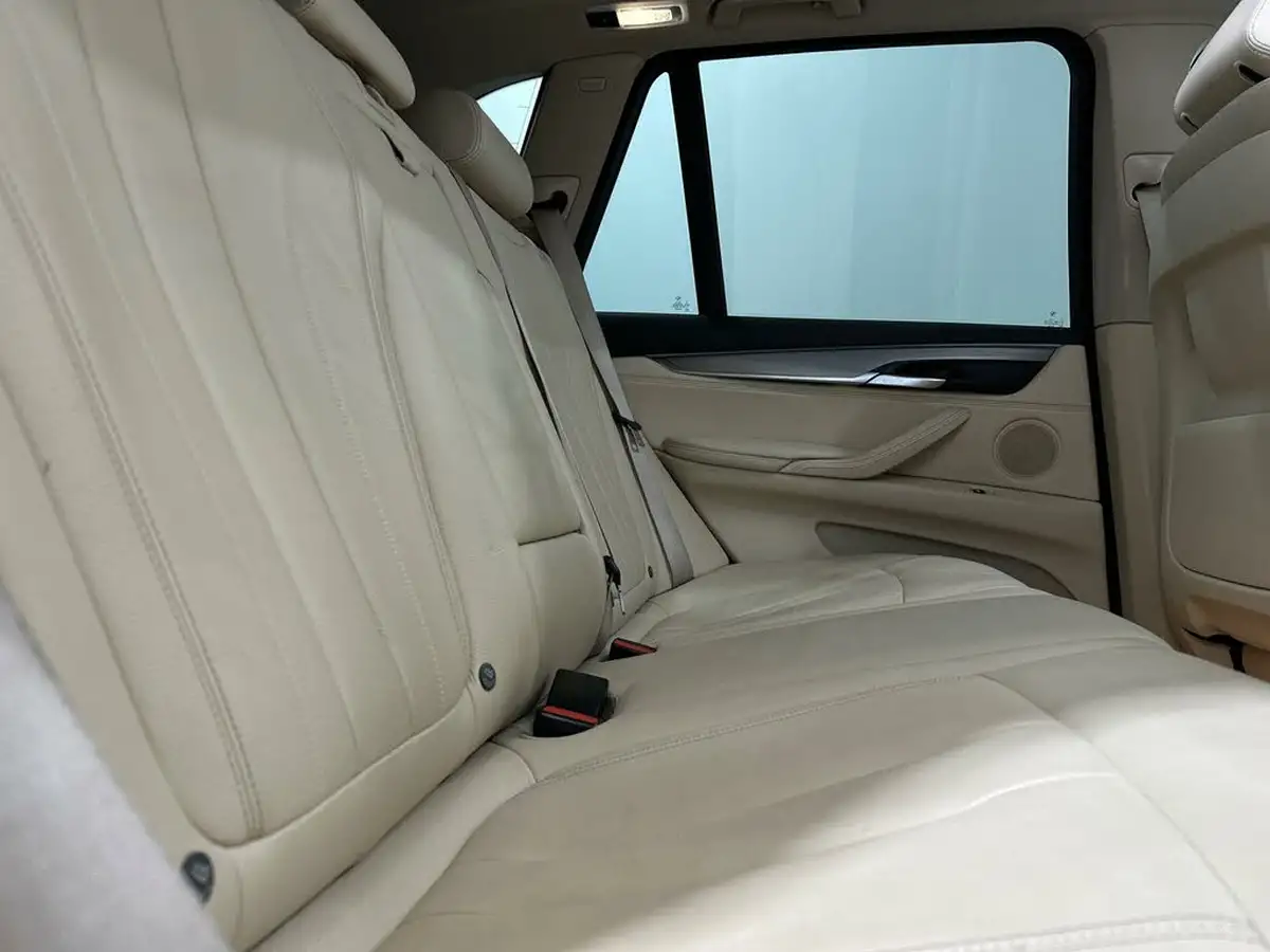 2017-bmw-x5-44-xdrive50i-se-big-40