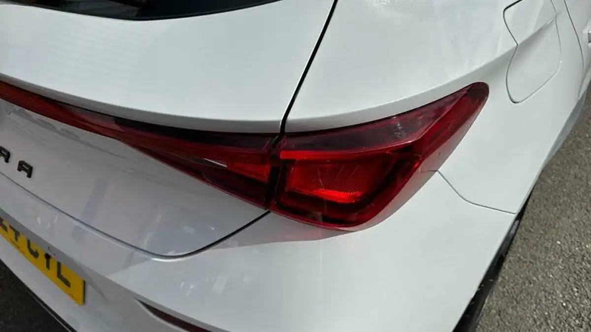 2024-cupra-leon-nf-15-etsi-v1-design-edition-hatchback-big-20