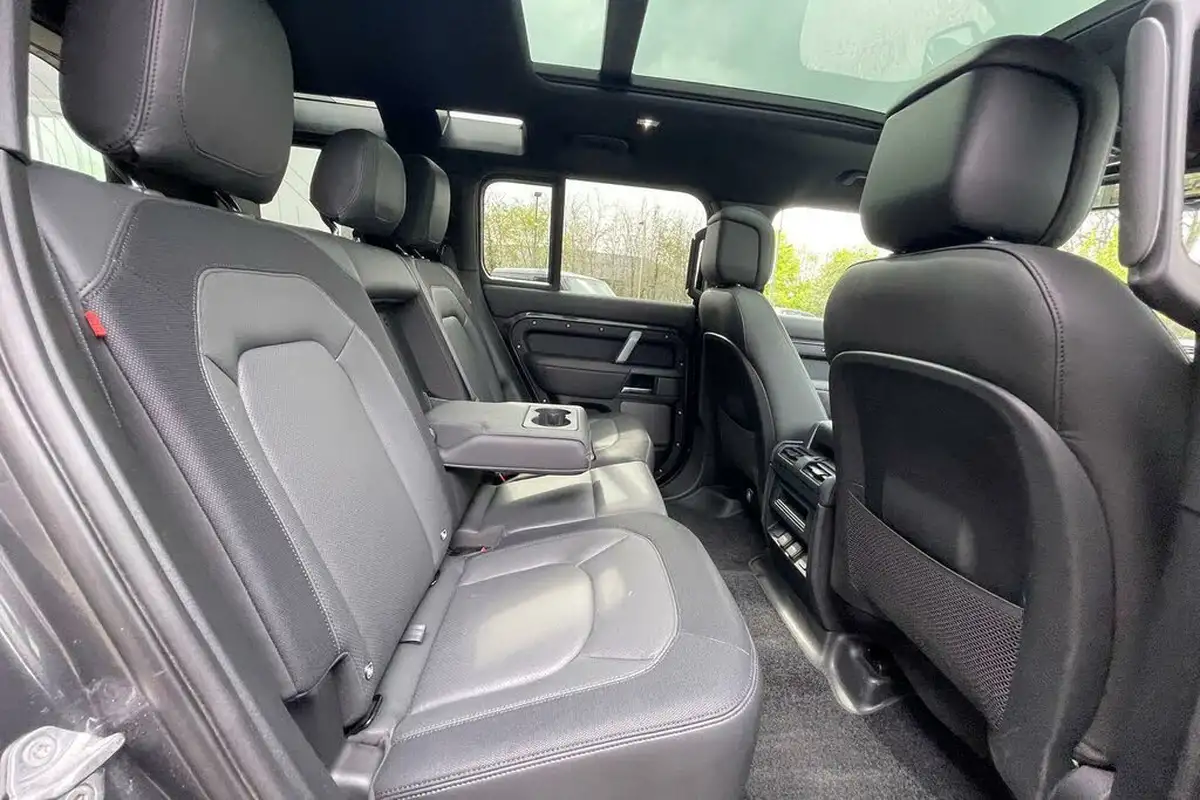2023-land-rover-110-defender-30-d300-x-dynamic-hse-big-44