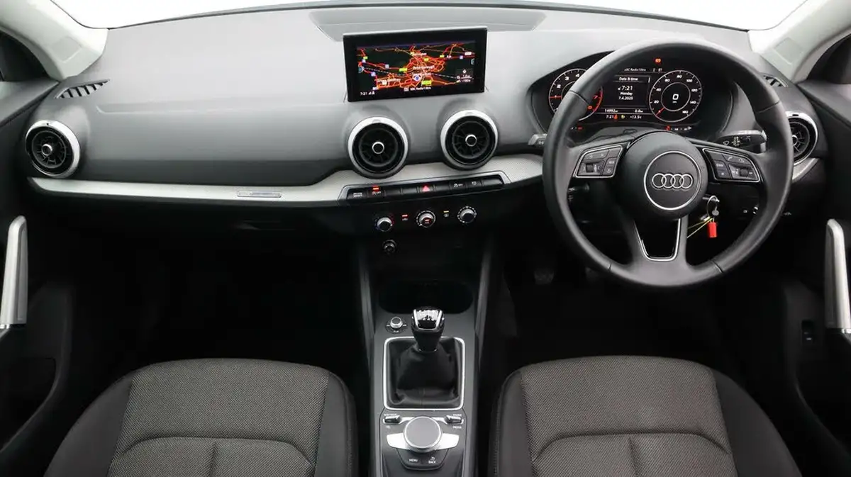 2022-audi-q2-10-30-tfsi-sport-big-13
