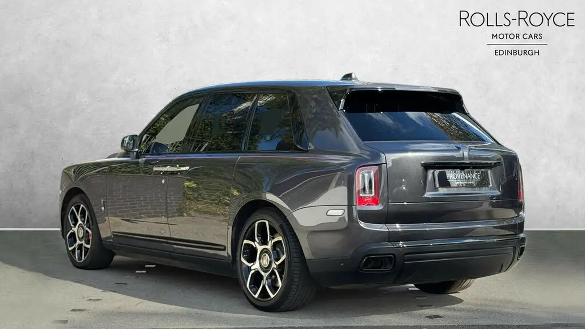 2021-rolls-royce-cullinan-675-black-badge-big-1
