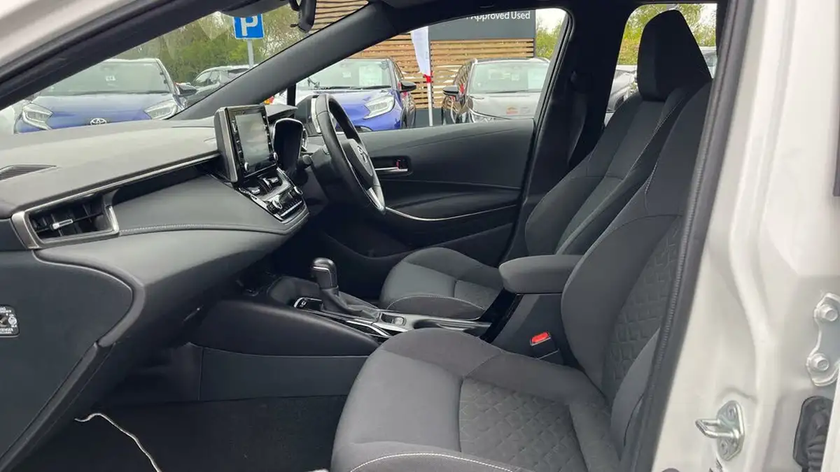 2020-toyota-corolla-18-vvt-i-icon-tech-spare-wheel-touring-sports-5d-big-9