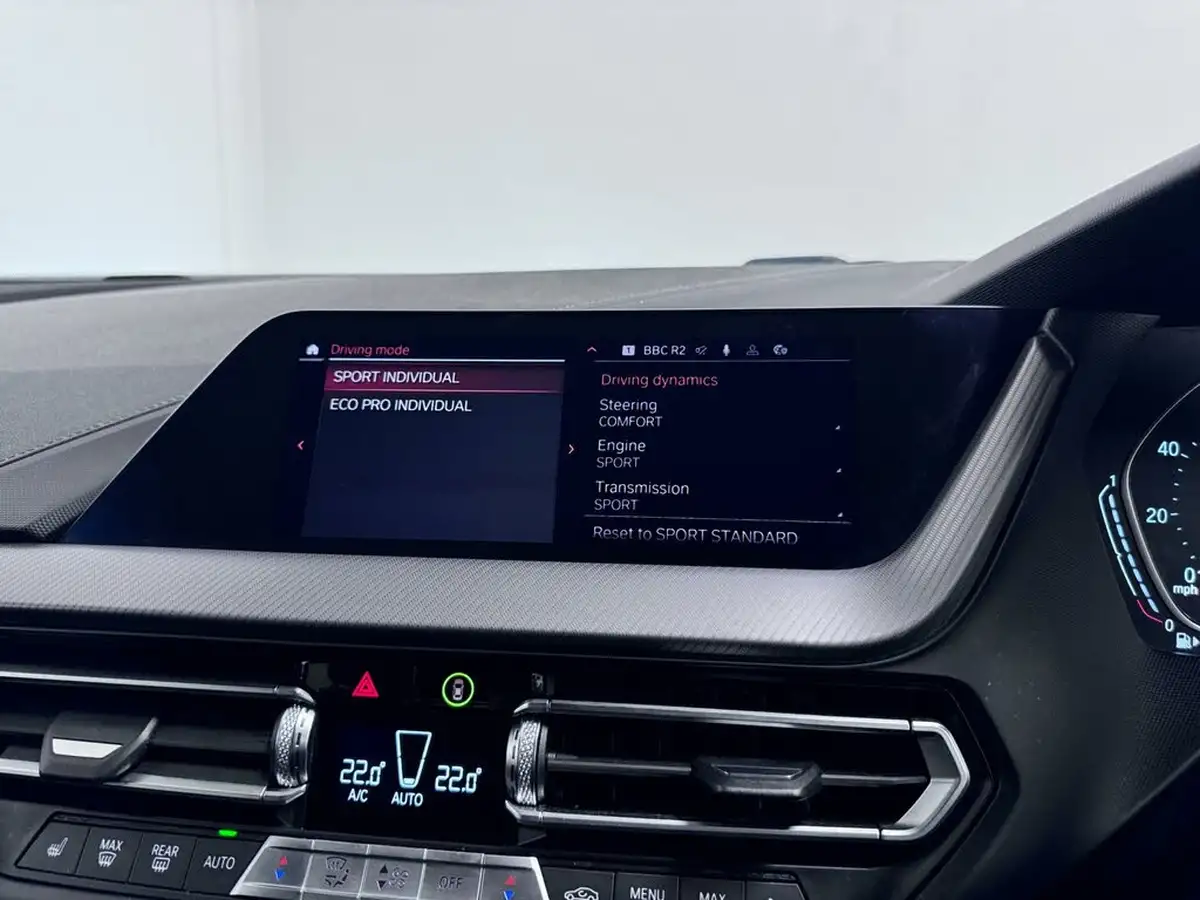2021-bmw-1-series-20td-120d-m-sport-lcp-big-41