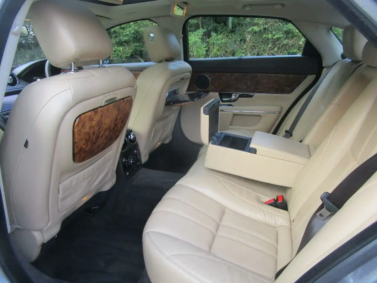 2010-jaguar-xj-series-50-xj-premium-luxury-lwb-big-30