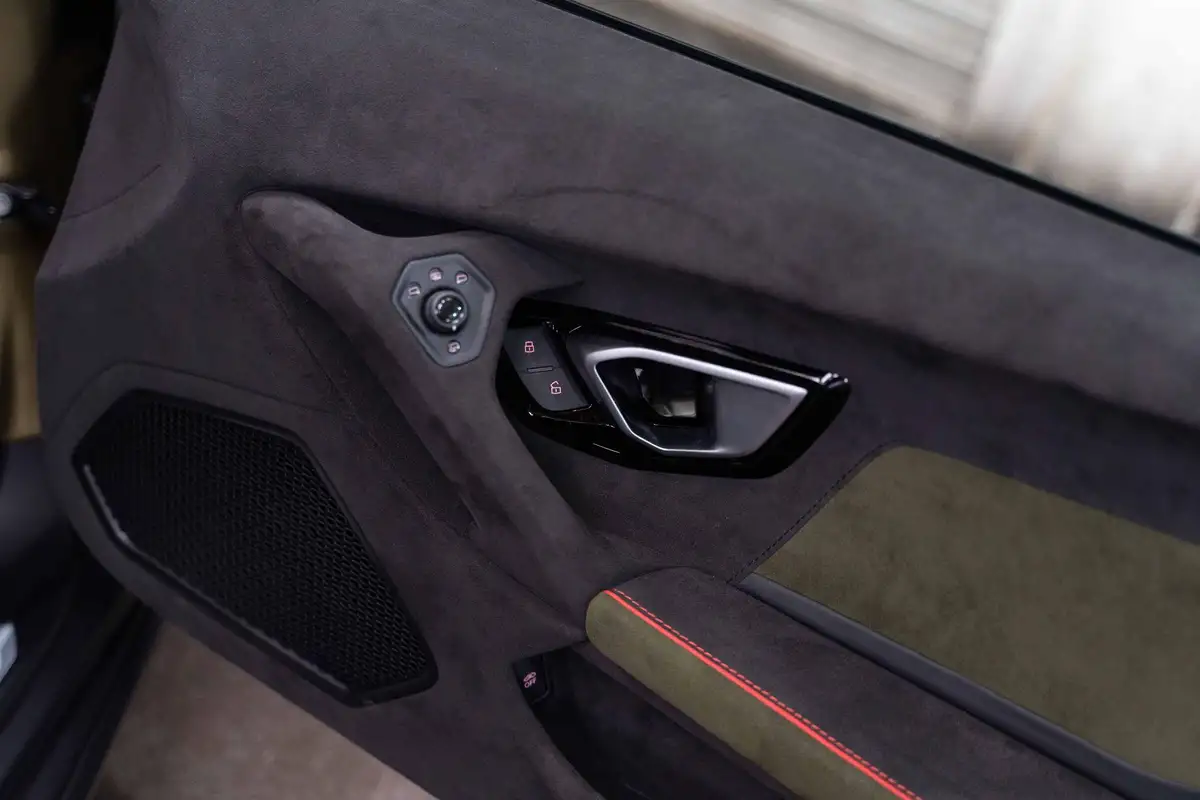 2024-lamborghini-huracan-big-33