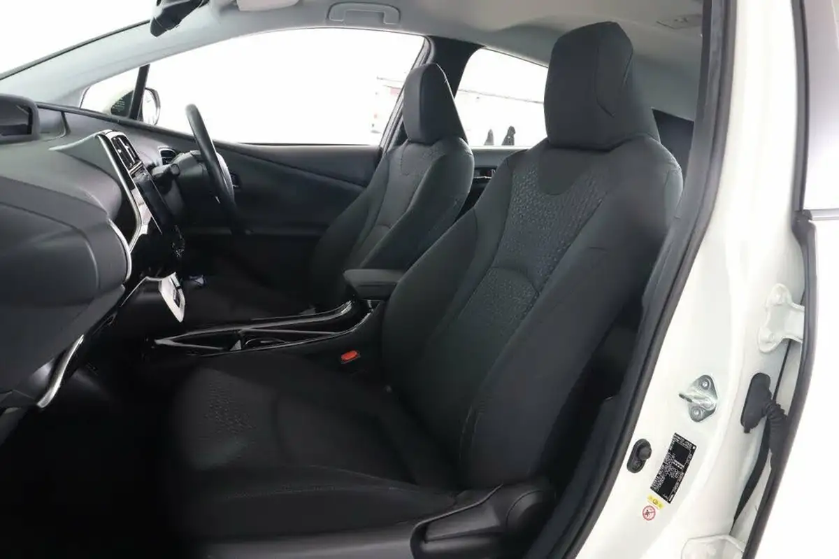 2018-toyota-prius-18-vvt-i-business-edition-plus-ss-big-43
