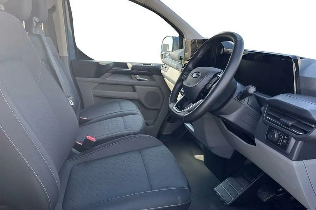 2024-ford-transit-custom-e-320-l1h1-limited-136ps-panel-van-big-12