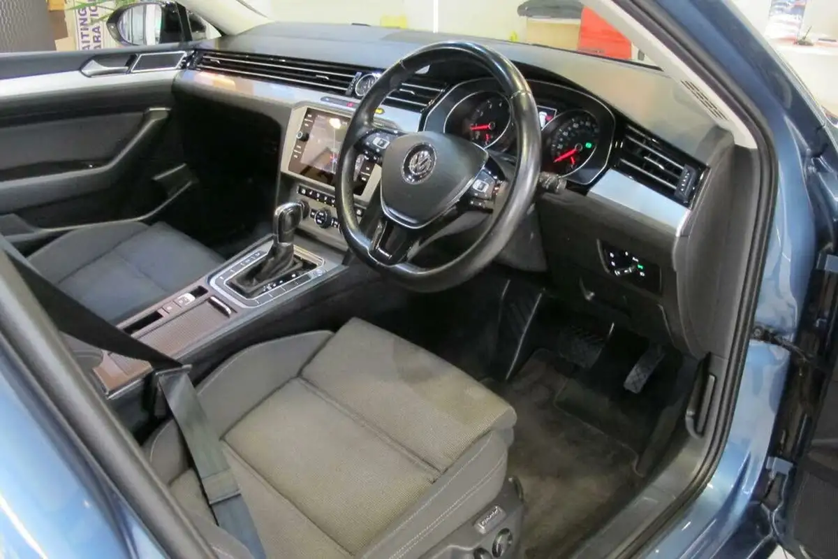 2018-volkswagen-passat-15-tsi-se-business-estate-5d-dsg-big-20