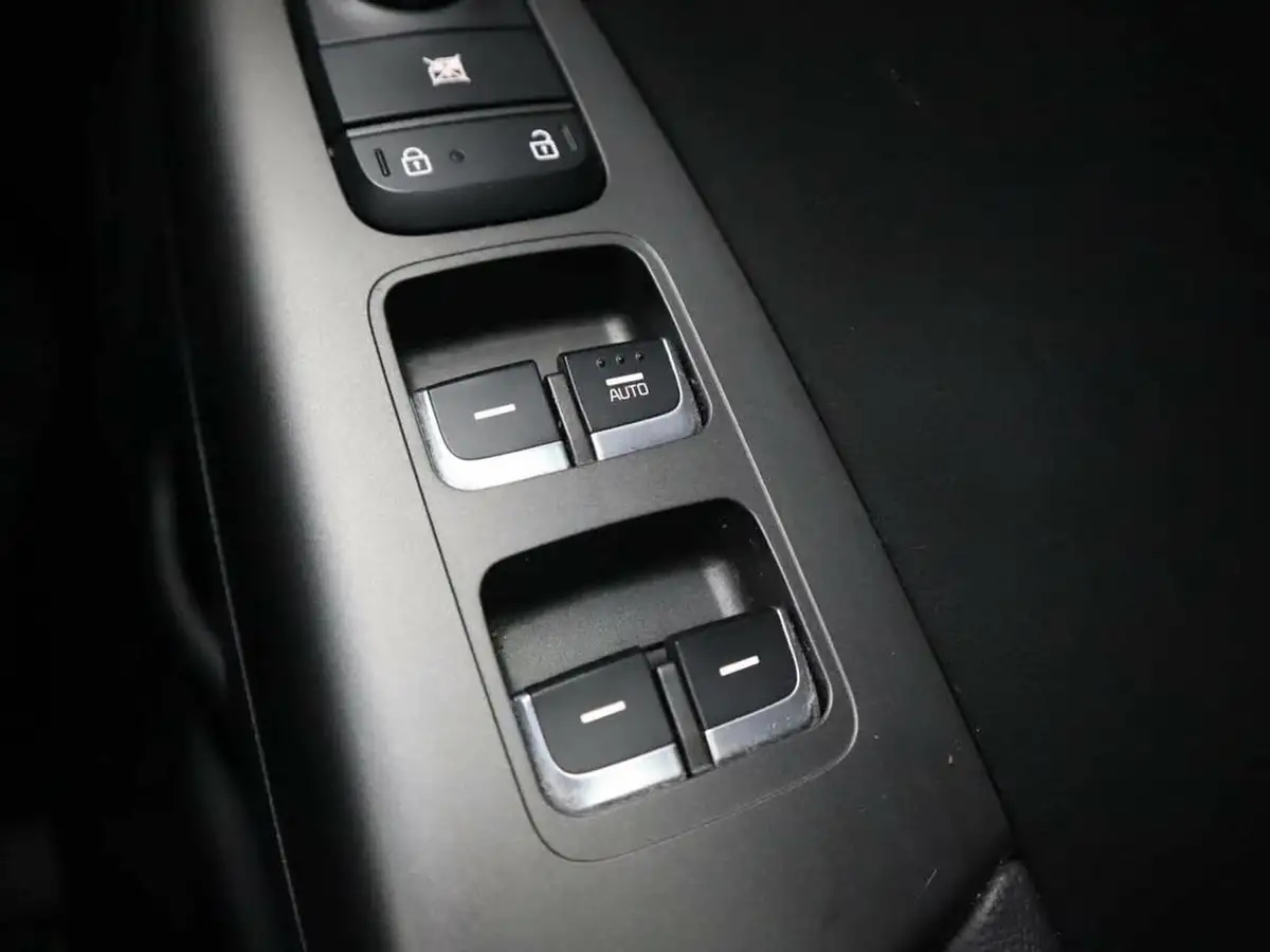 2021-kia-sportage-16-gdi-2-big-31