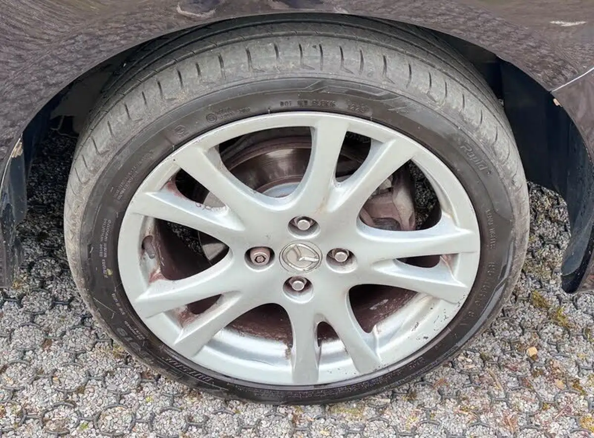 2010-mazda-mazda2-13-tamura-5d-big-32