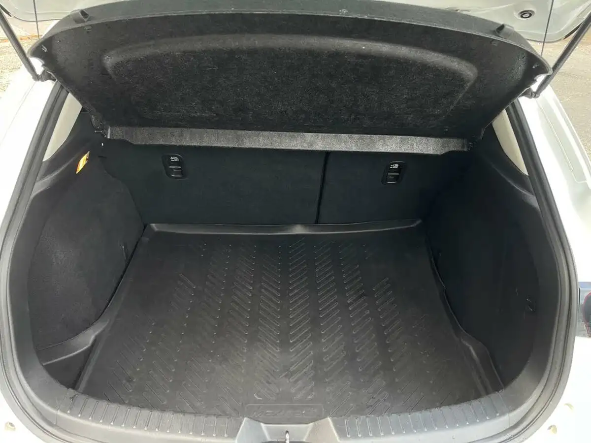 2016-mazda-mazda3-20-se-l-nav-skyactiv-g-hatchback-5d-big-13
