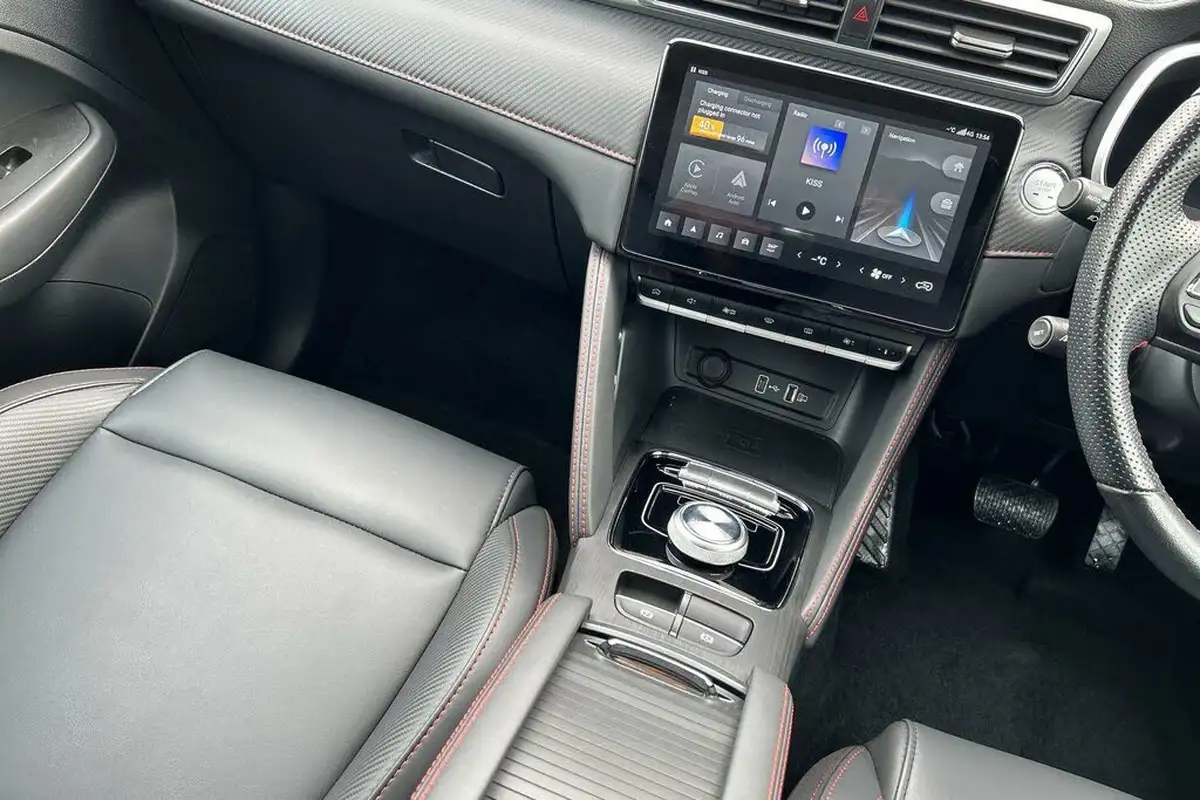 2024-mg-zs-suv-e-trophy-connect-ev-156ps-long-range-big-16