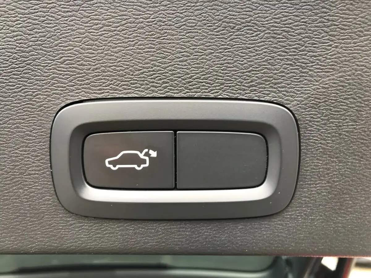 2020-volvo-xc40-20-t4-inscription-pro-big-12