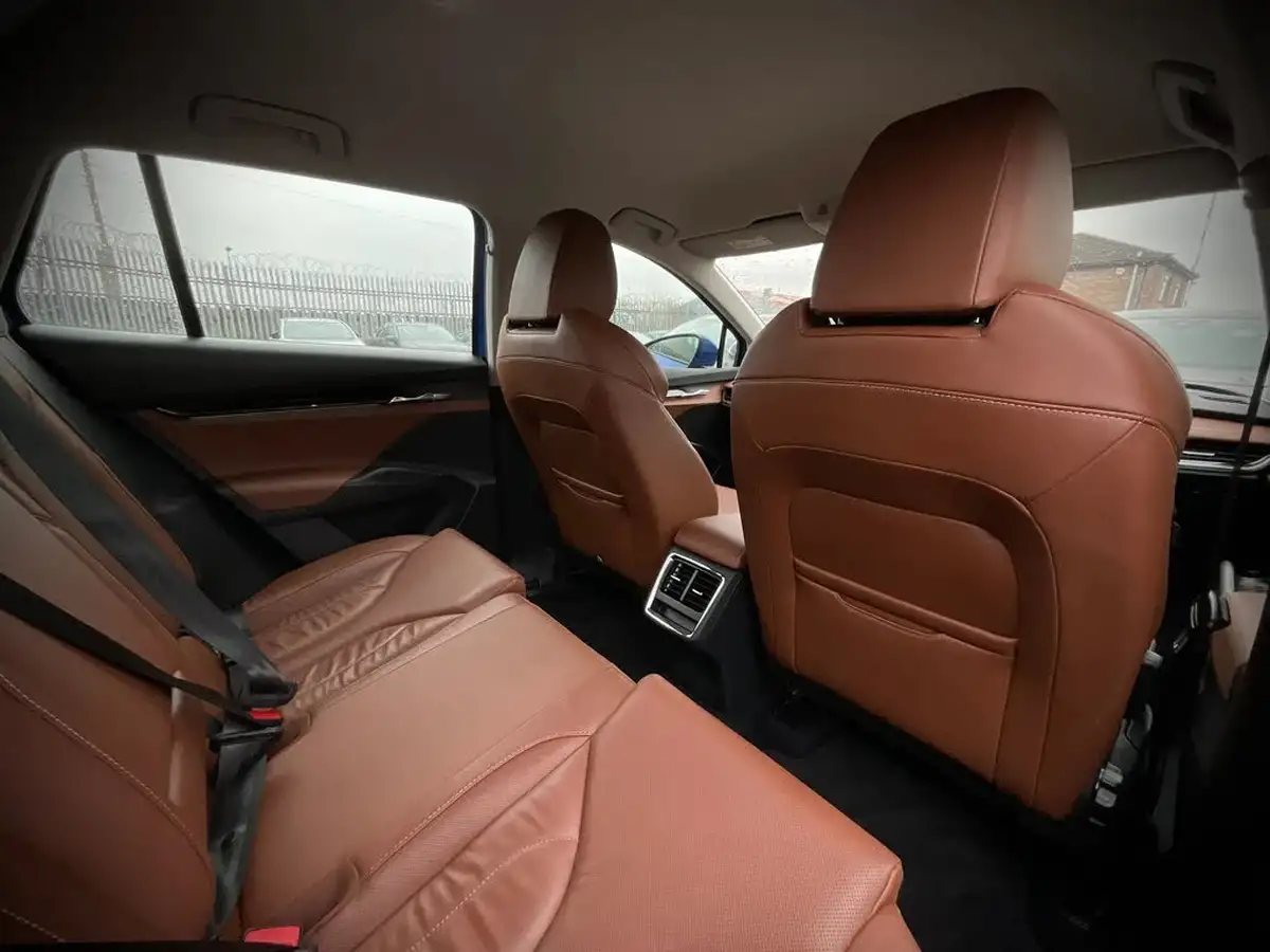 2021-skoda-enyaq-e-60-62-kwh-big-9
