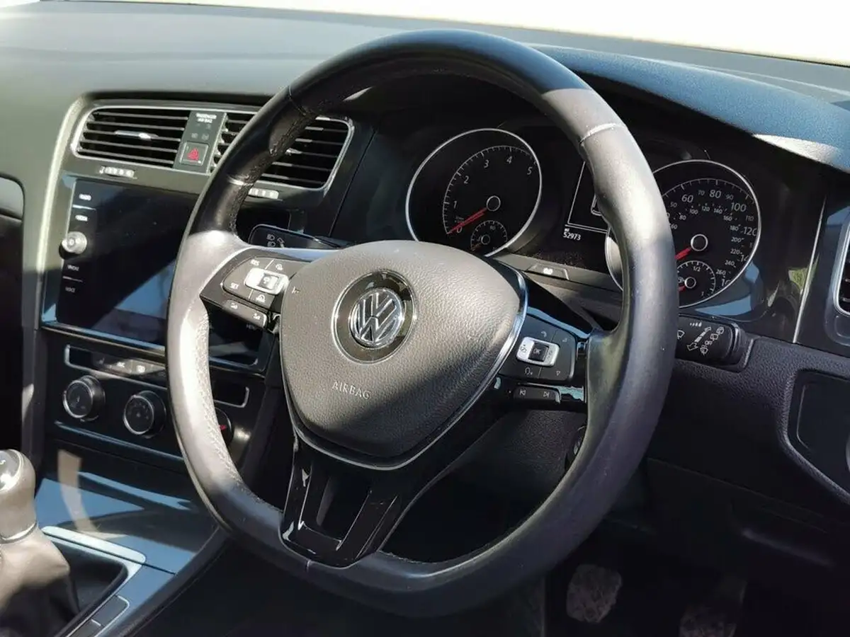 2018-volkswagen-golf-14-tsi-se-hatchback-5d-big-9