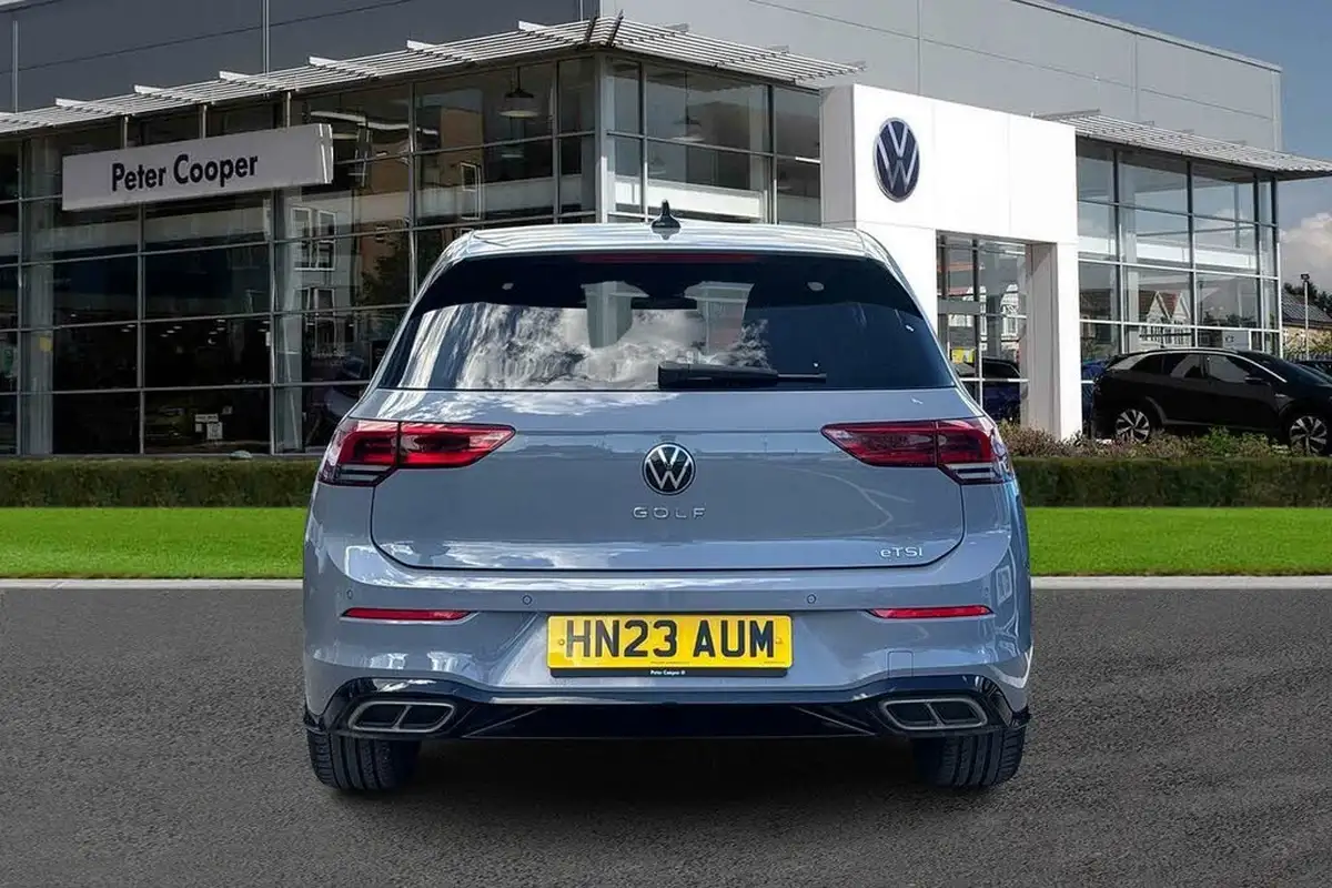 2023-volkswagen-golf-15-etsi-r-line-hatchback-big-39