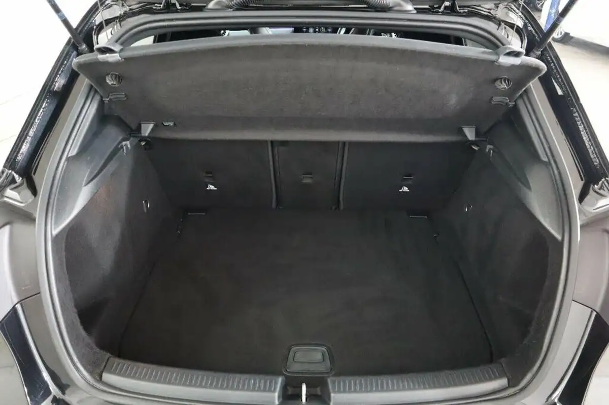 2022-mercedes-benz-a-class-20-a35-amg-executive-edition-hatchback-5d-big-54
