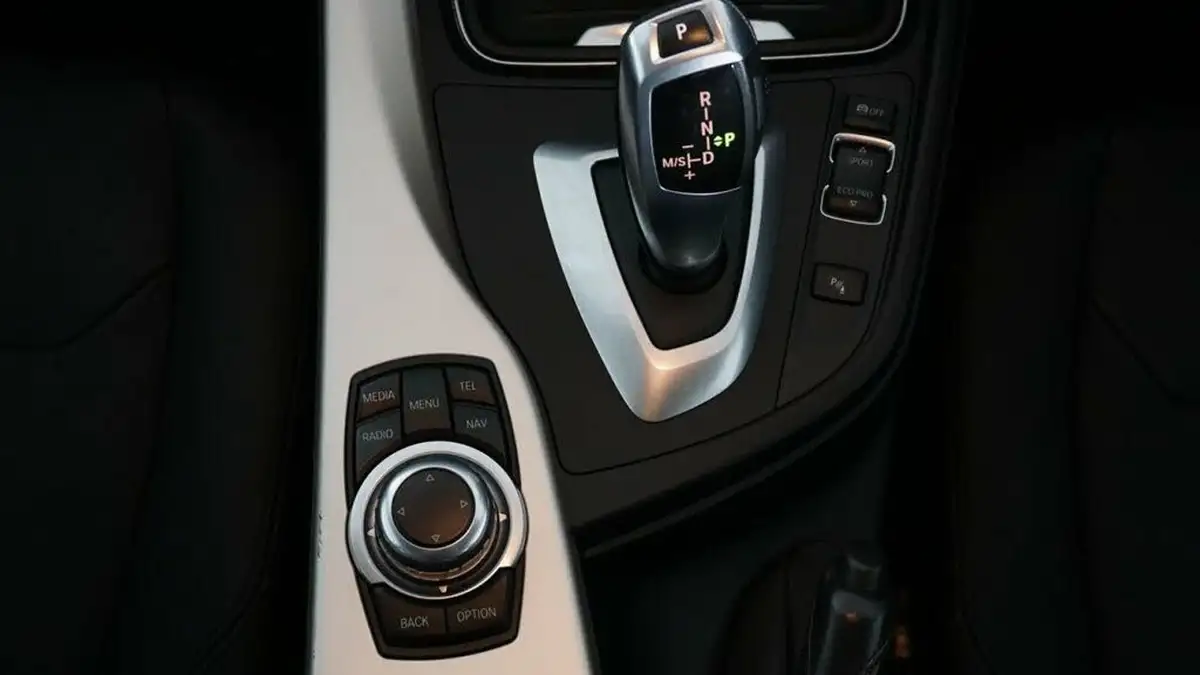 2014-bmw-3-series-20td-320d-se-184bhp-ss-saloon-4d-auto-big-15