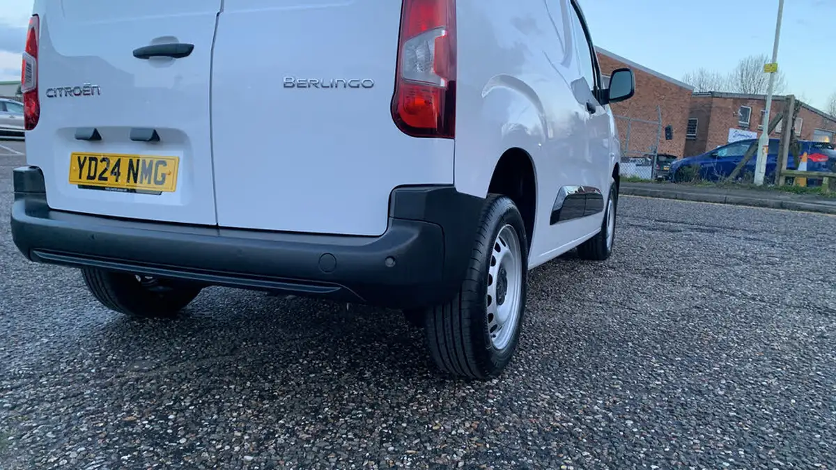 2024-citroen-berlingo-15-bluehdi-m-enterprise-100pseu6e-big-53