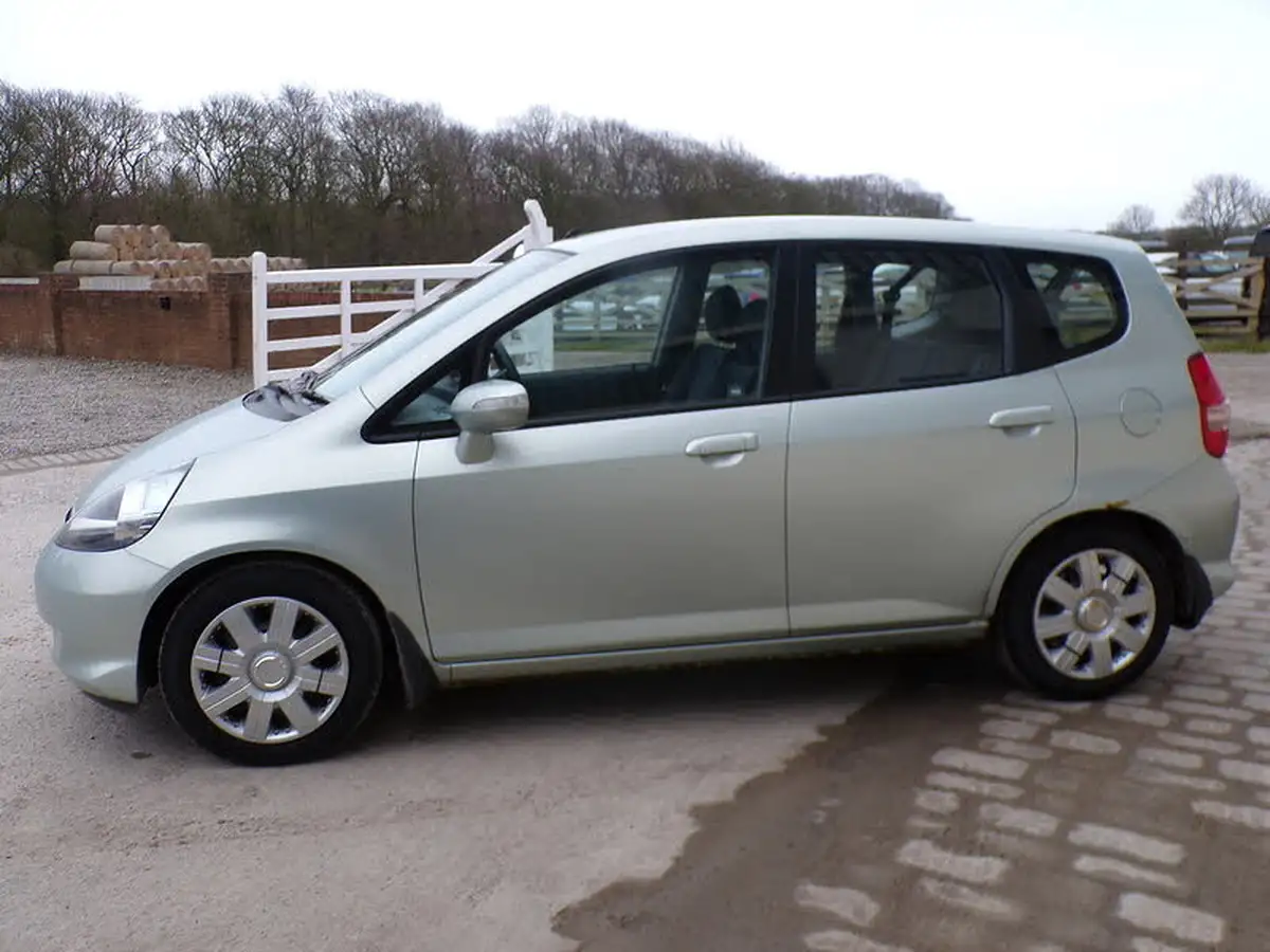 2008-honda-jazz-14-se-big-3