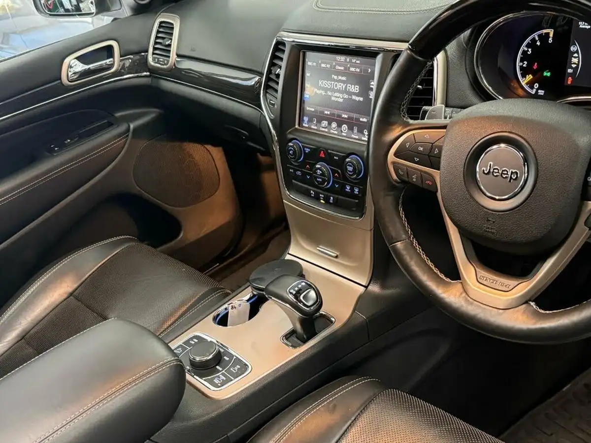2015-jeep-grand-cherokee-30crd-overland-big-28
