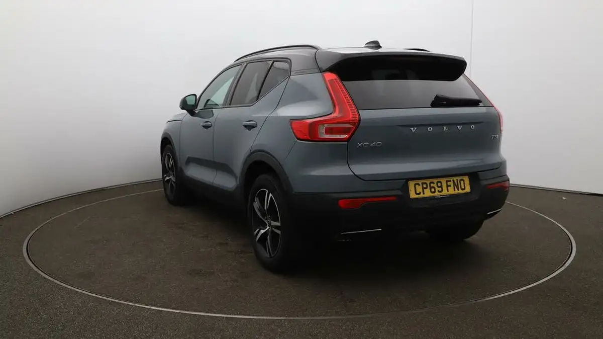 2020-volvo-xc40-15-t3-r-design-big-52