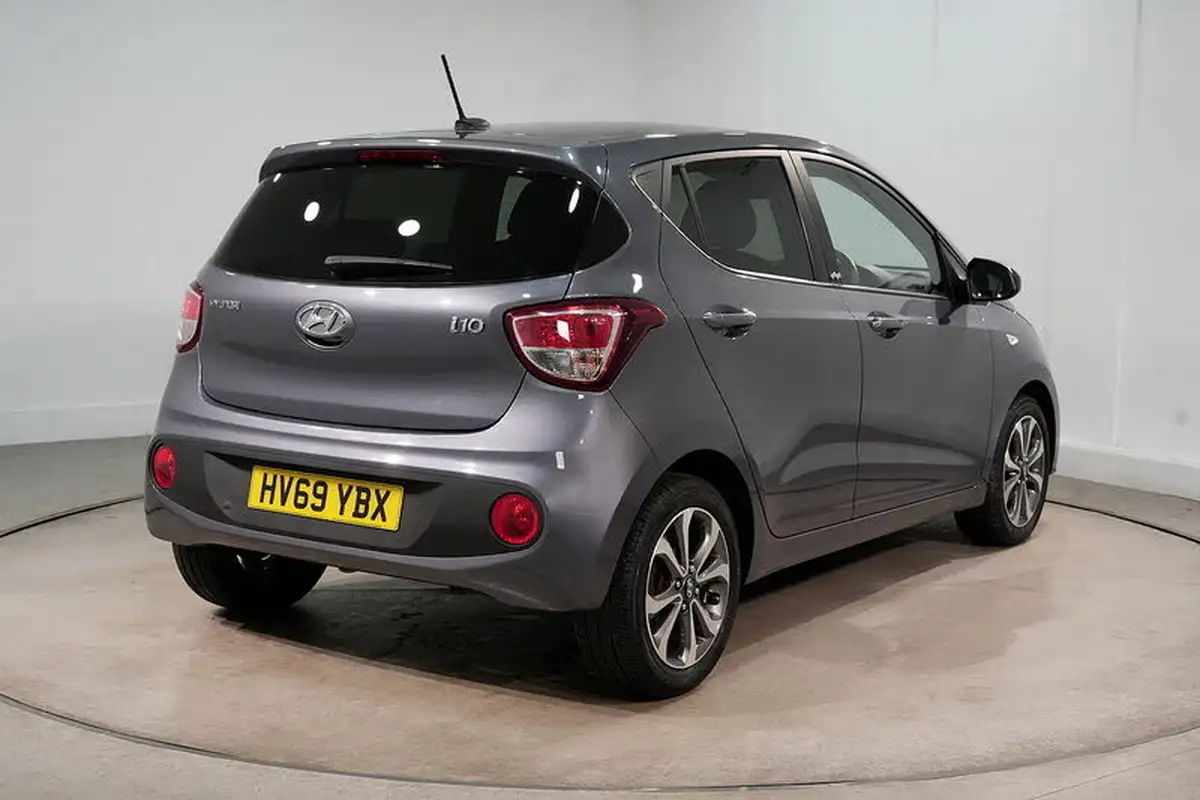 2019-hyundai-i10-10-play-big-7